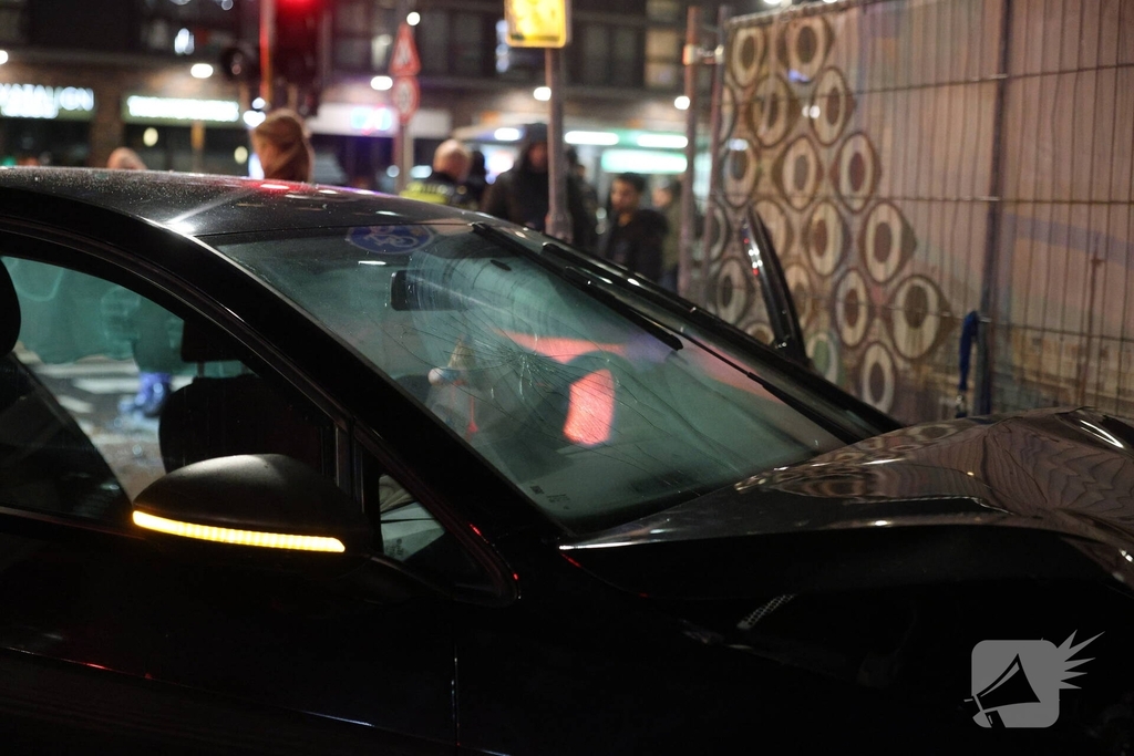 Twee gewonden na ongeval tussen twee auto's