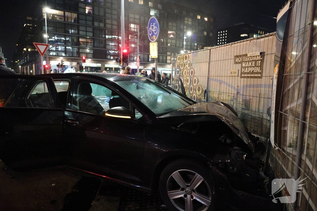 Twee gewonden na ongeval tussen twee auto's