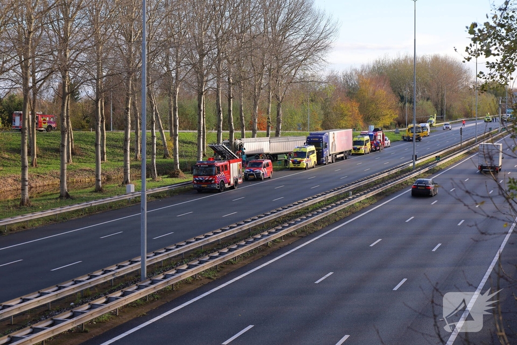 Zwaargewonde chauffeur overlijdt na crash