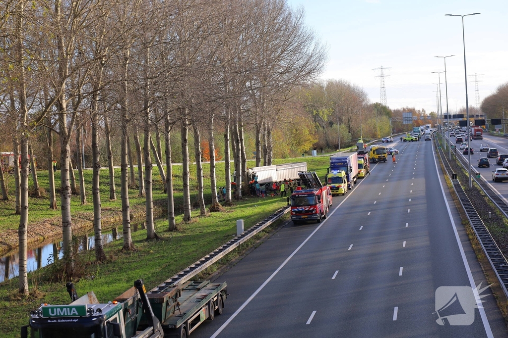 Zwaargewonde chauffeur overlijdt na crash