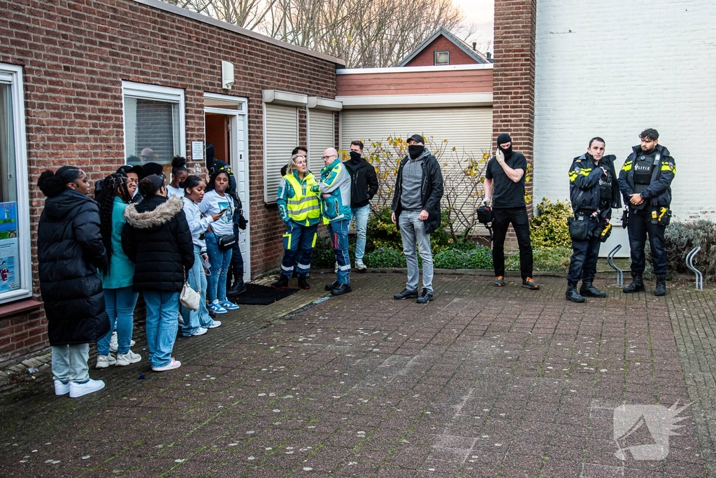 Gewonde na melding schietpartij bij uitvaart, verdachten op de vlucht