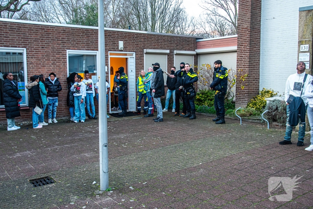 Gewonde na melding schietpartij bij uitvaart, verdachten op de vlucht