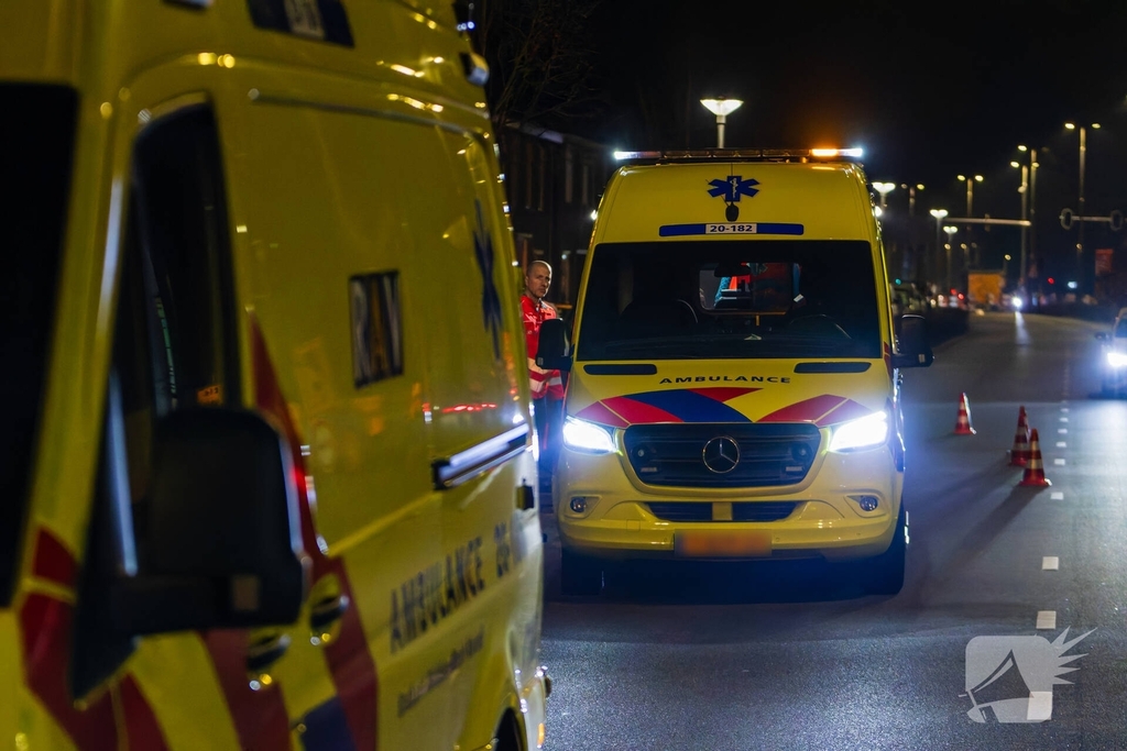 Vrouw op scootmobiel zwaargewond na aanrijding