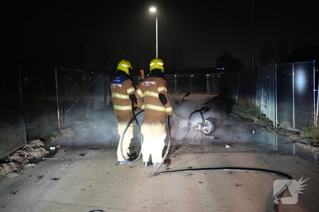 Scooter verwoest door brand