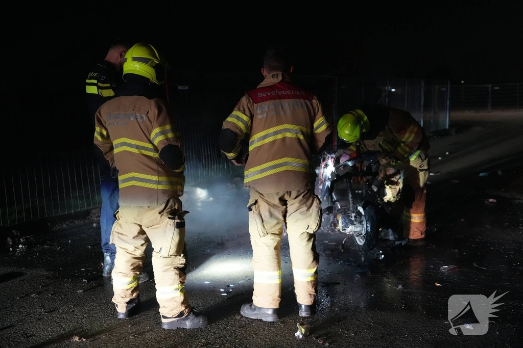 Scooter verwoest door brand