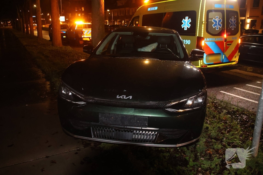 Kop-staart botsing bij zebrapad