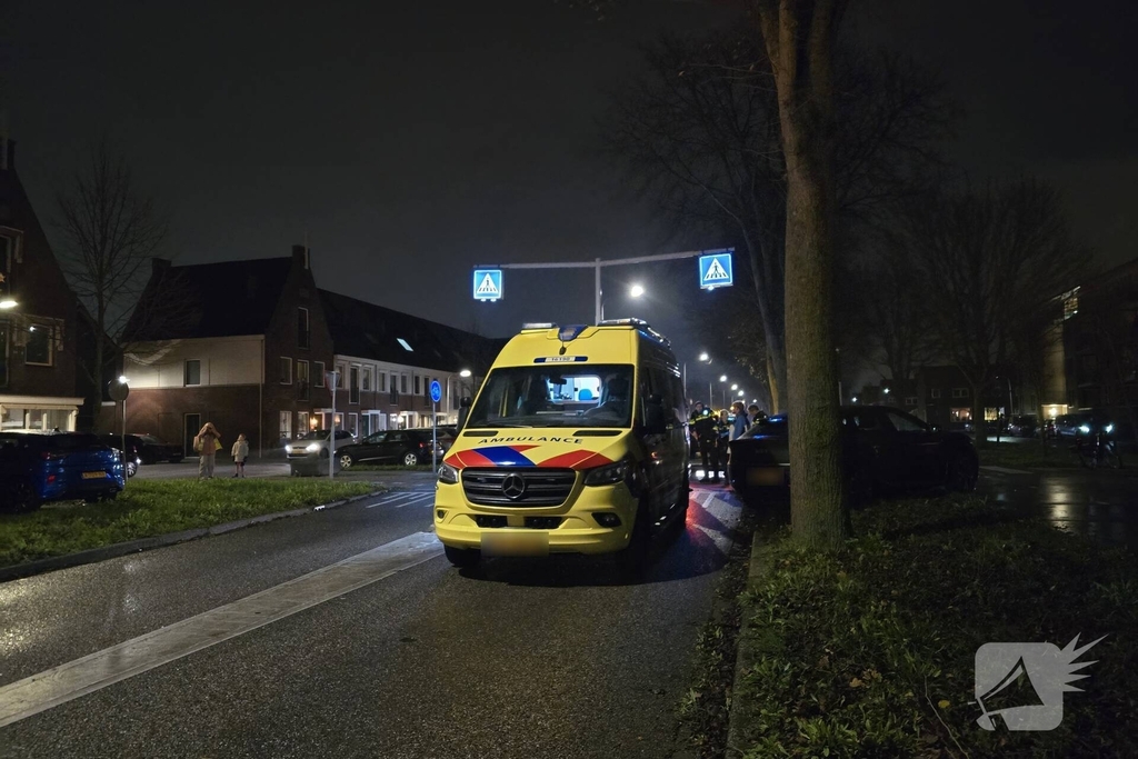 Kop-staart botsing bij zebrapad