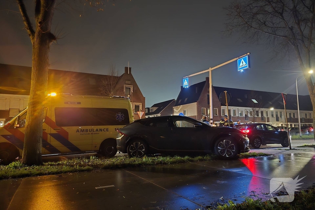 Kop-staart botsing bij zebrapad