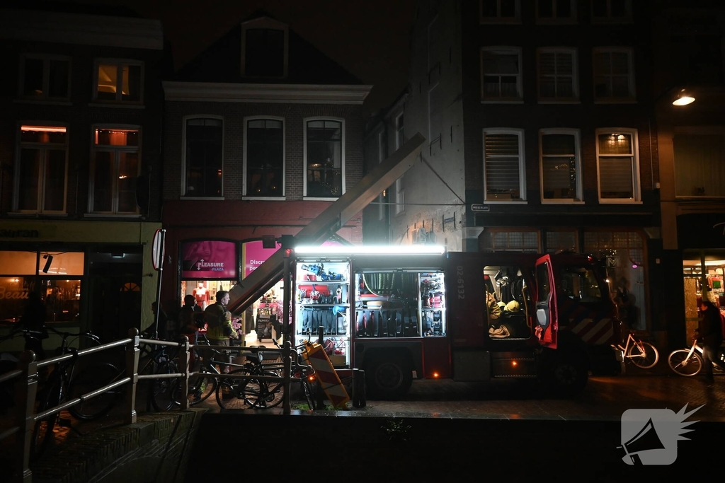 Hoogwerker en tankautospuiten ingezet voor brand