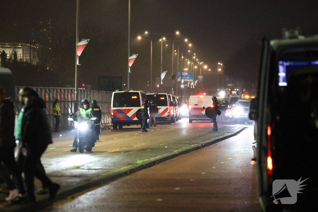 Mobiele Eenheid paraat bij wedstrijd Feyenoord tegen Celtic