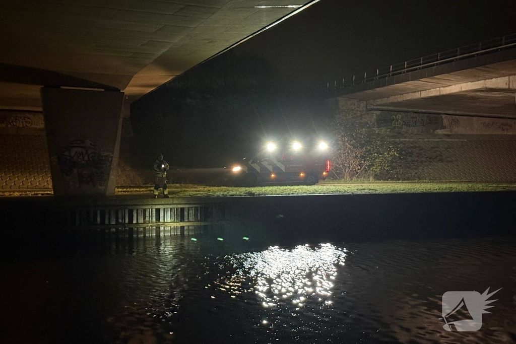 Zoekactie naar persoon in water na melding