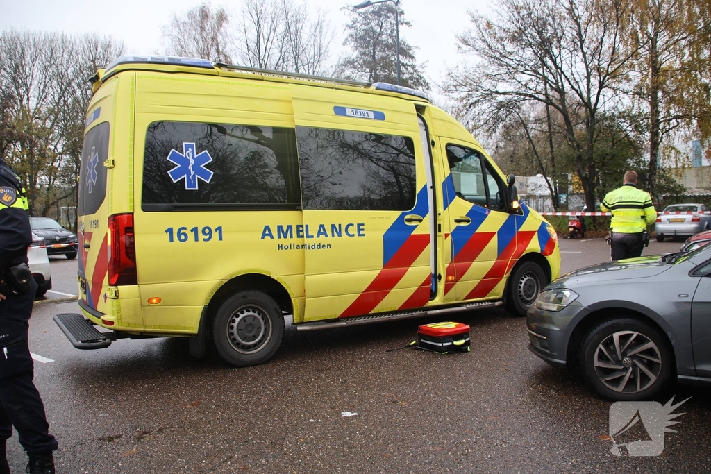 Steekincident tussen rijinstructeurs op parkeerplaats