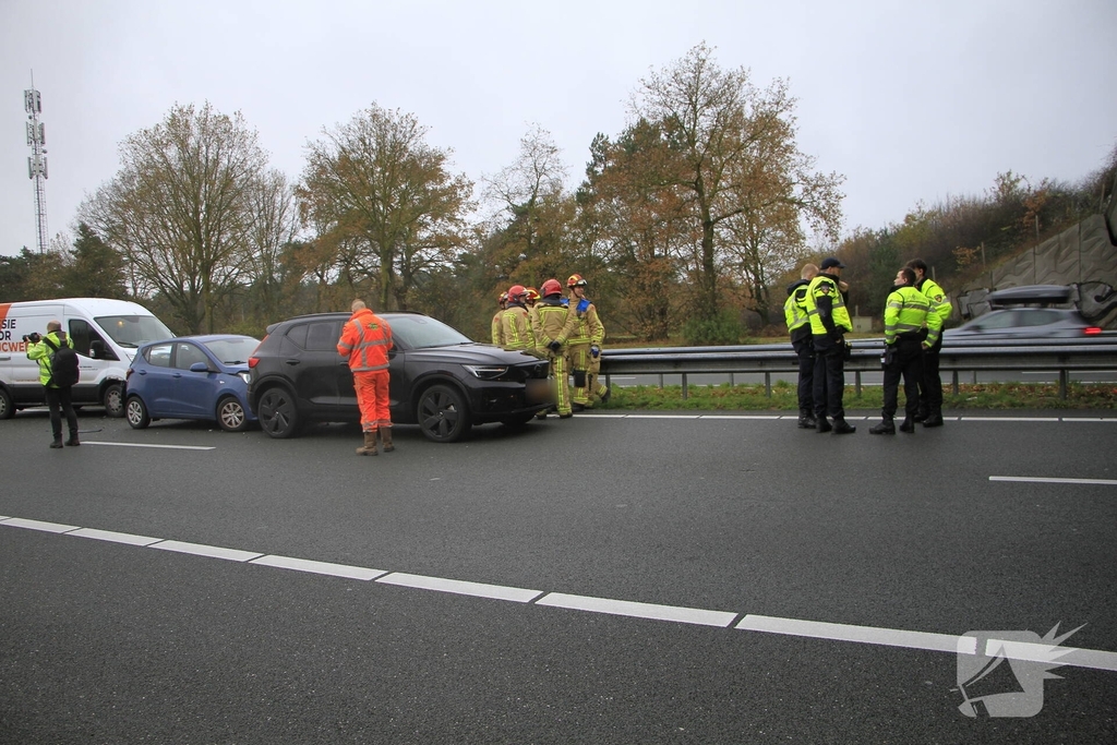 Acht voertuigen betrokken bij kettingbotsing