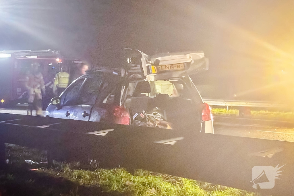 Verkeersongeval leidt tot volle inzet brandweer