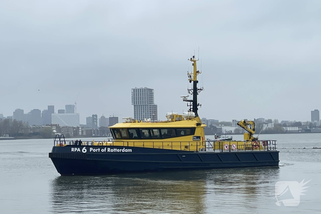 Zoekactie in het water na aantreffen kleding