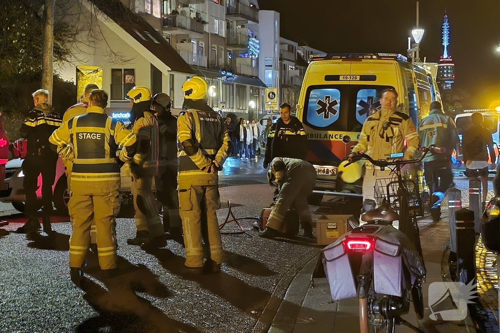 Snelle actie redt kind onder voertuig