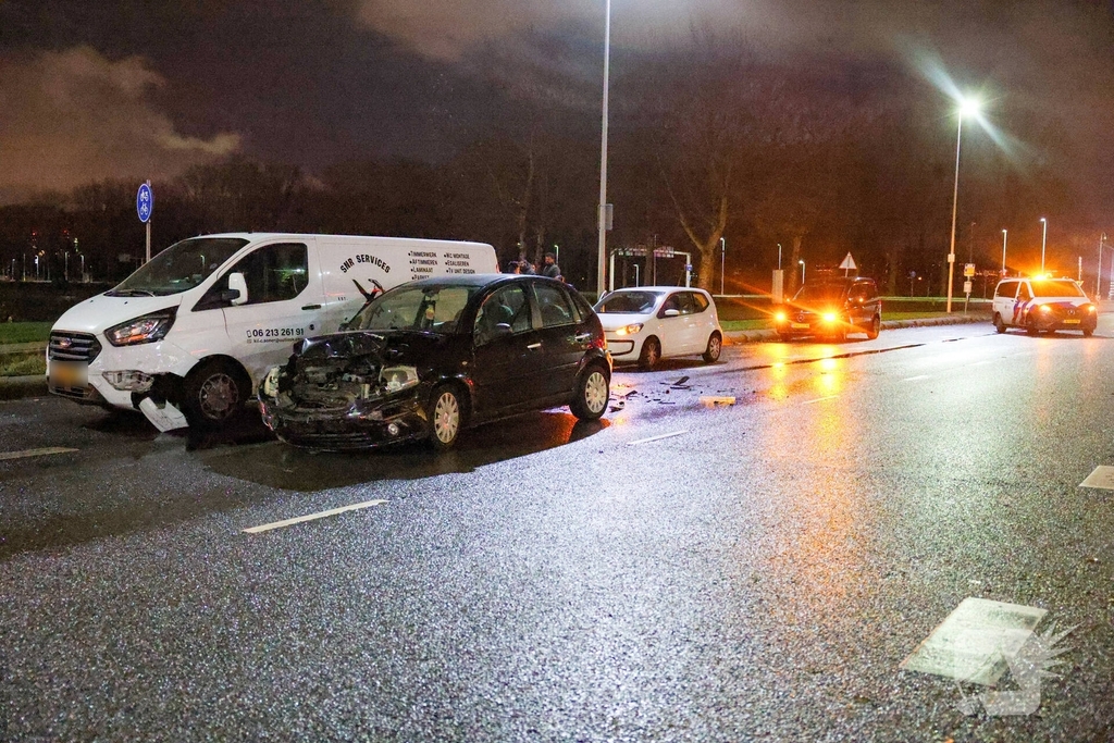 Ongeval tussen auto en bus