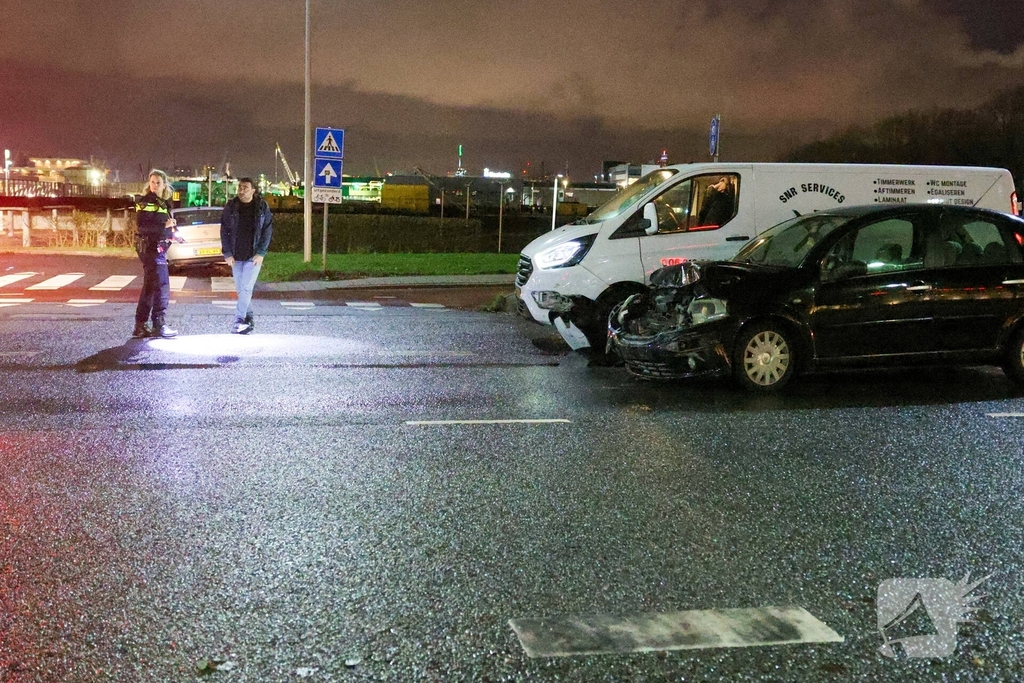 Ongeval tussen auto en bus