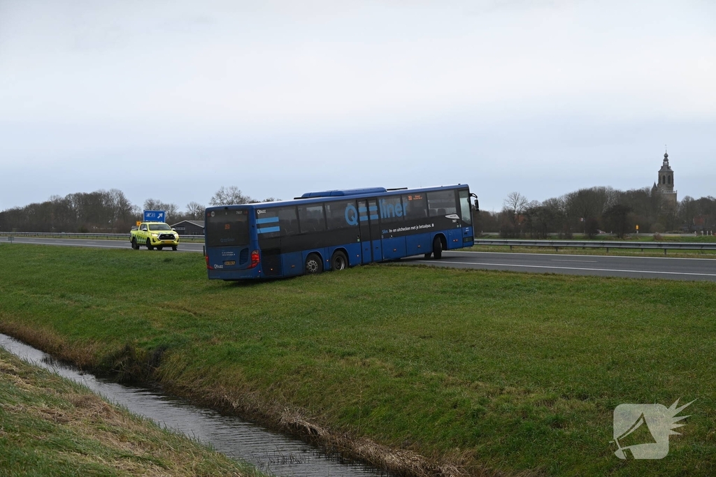 Keeractie van lijnbus op snelweg gaat fout