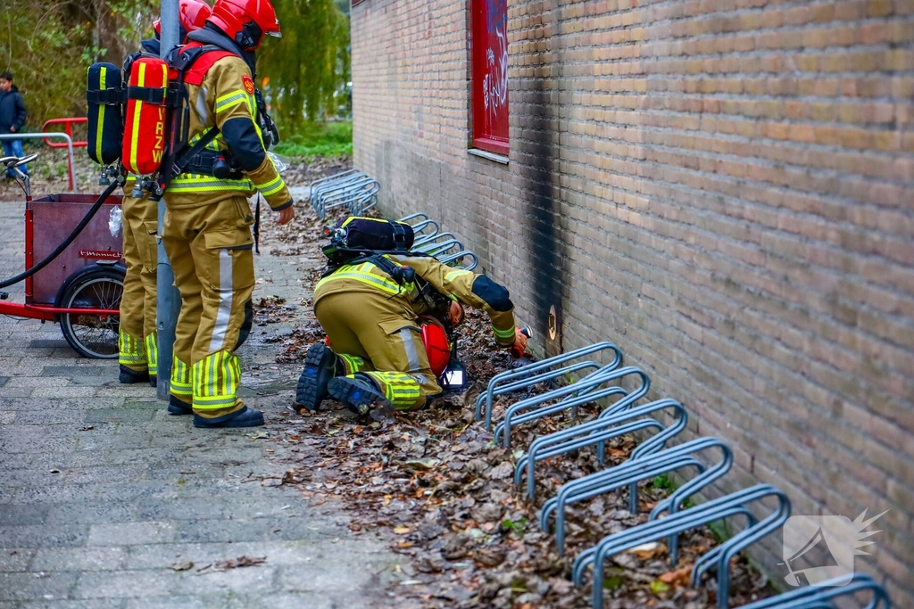 Brand in onderwijsinstelling snel onder controle