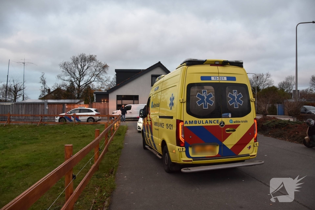 Politie en ambulancedienst ingezet na botsing