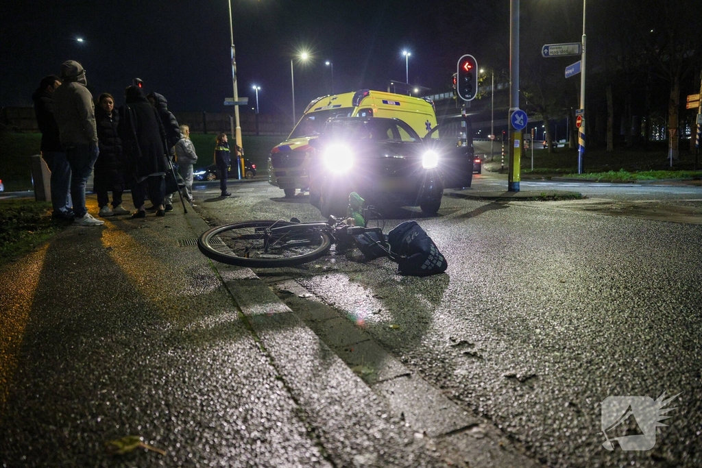 Fietser aangereden door auto
