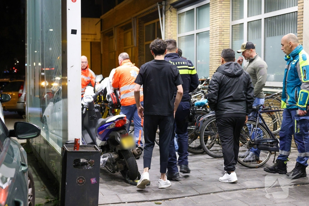 Man bevrijd uit kruipruimte na gezondheidsmelding