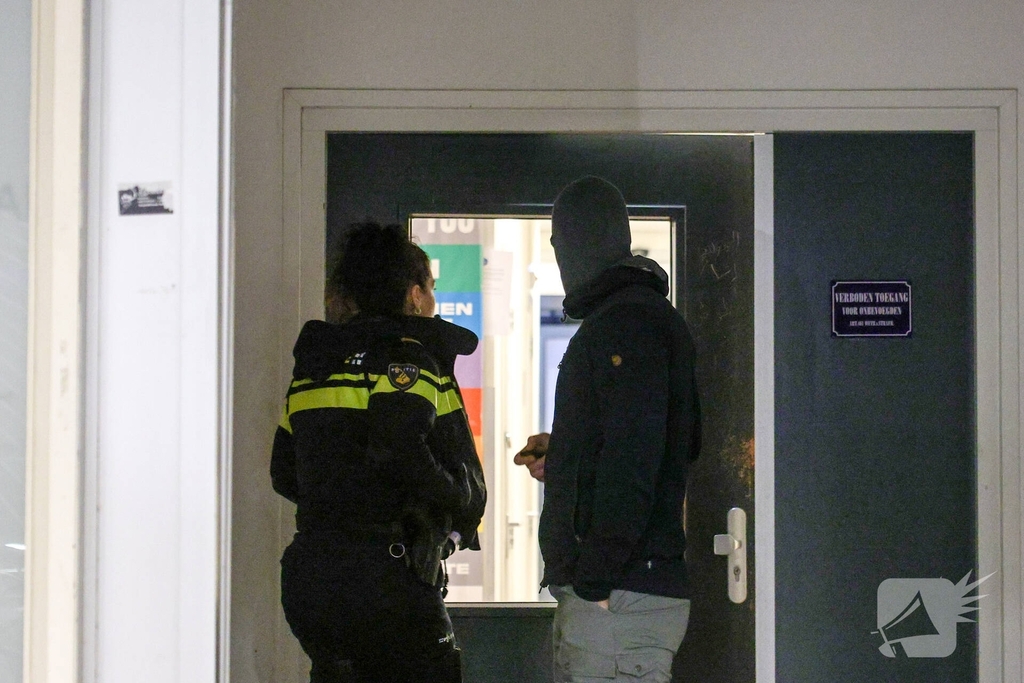 Man bevrijd uit kruipruimte na gezondheidsmelding