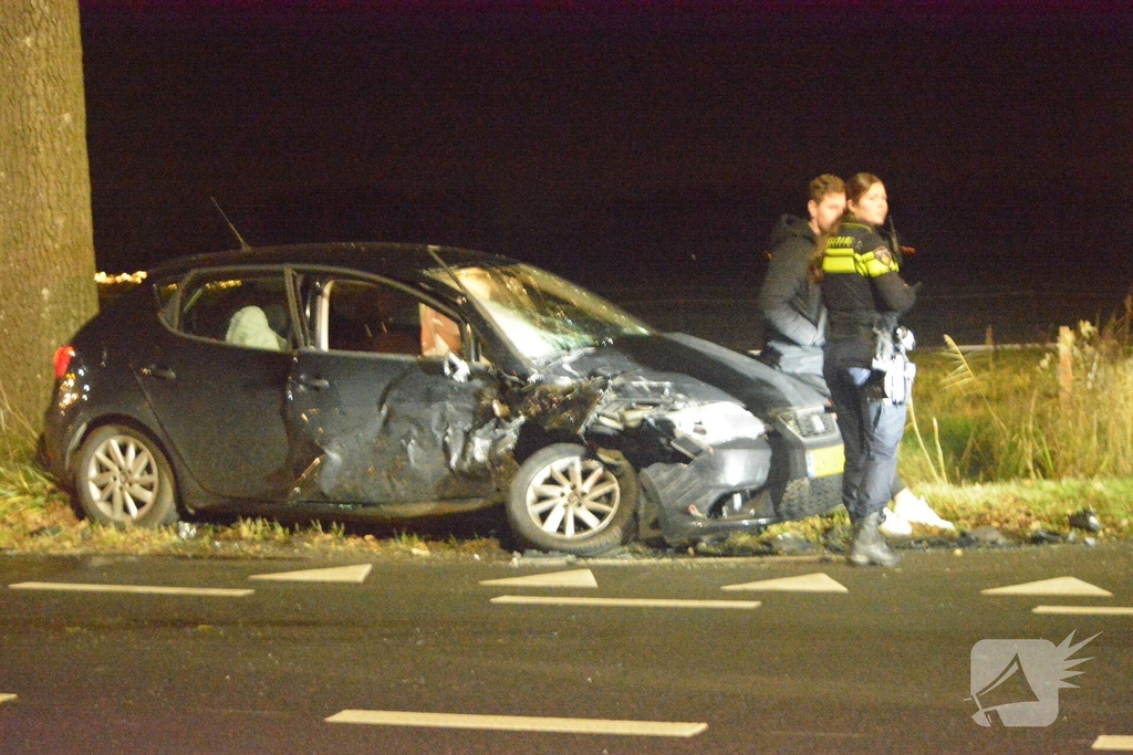 Zware aanrijding leidt tot gewonden en afsluiting van de weg