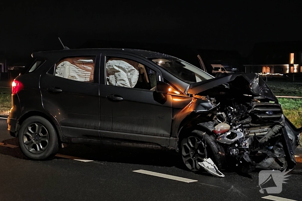 Zware aanrijding leidt tot gewonden en afsluiting van de weg