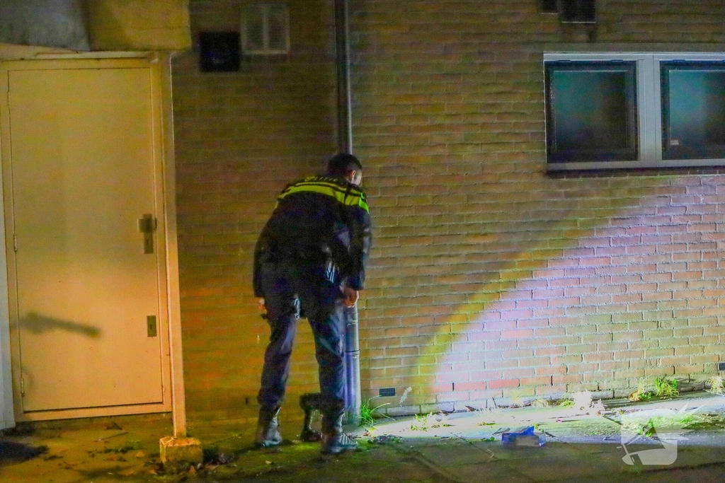 Explosie bij woning veroorzaakt schade