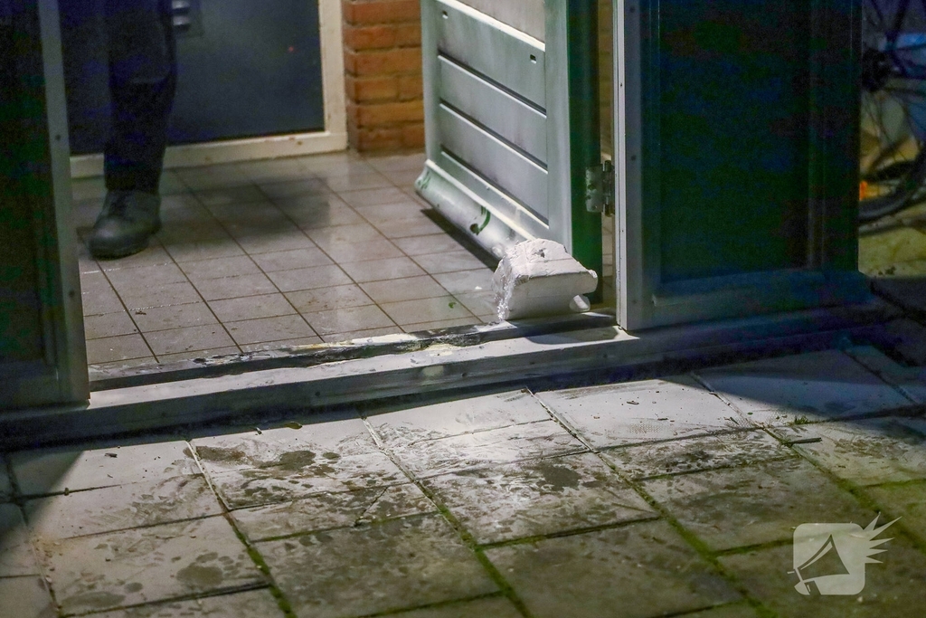 Explosie bij woning veroorzaakt schade