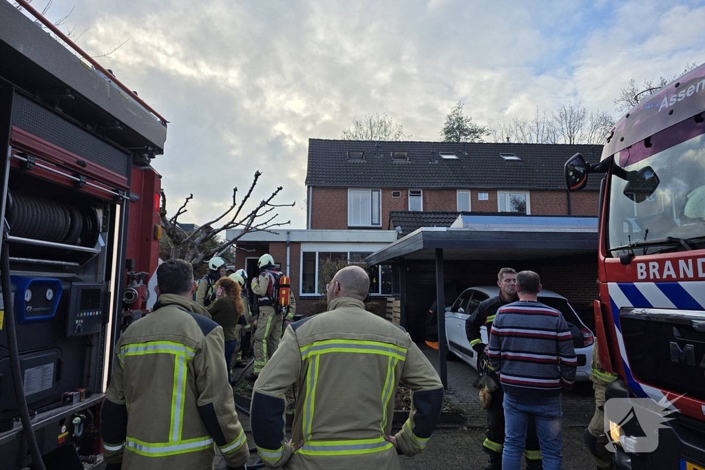 Woningbrand in Assen onder controle