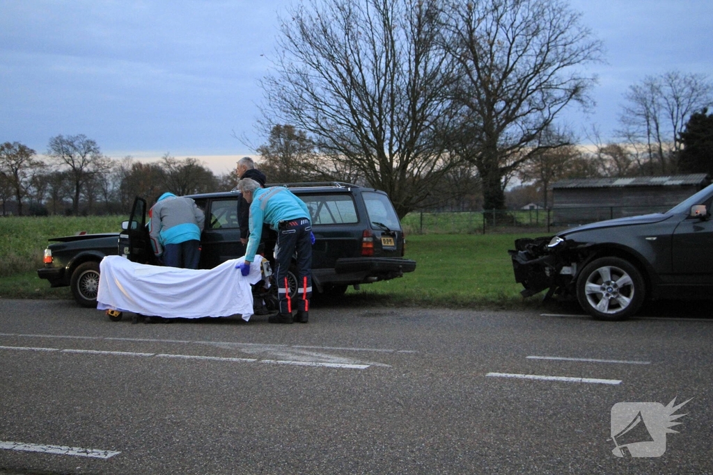 Rijstrook afgesloten na aanrijding met letsel
