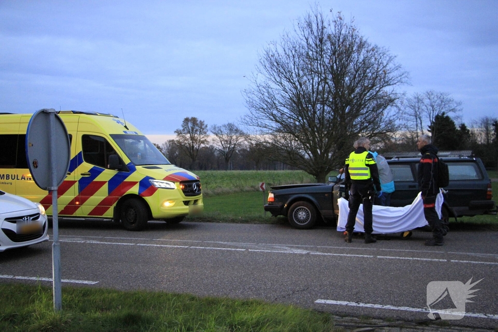 Rijstrook afgesloten na aanrijding met letsel