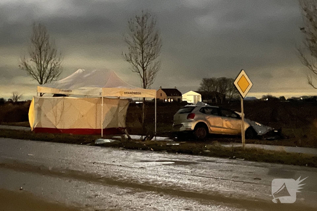 Vrouw (21) overleden na ernstig ongeval tussen lijnbus en auto