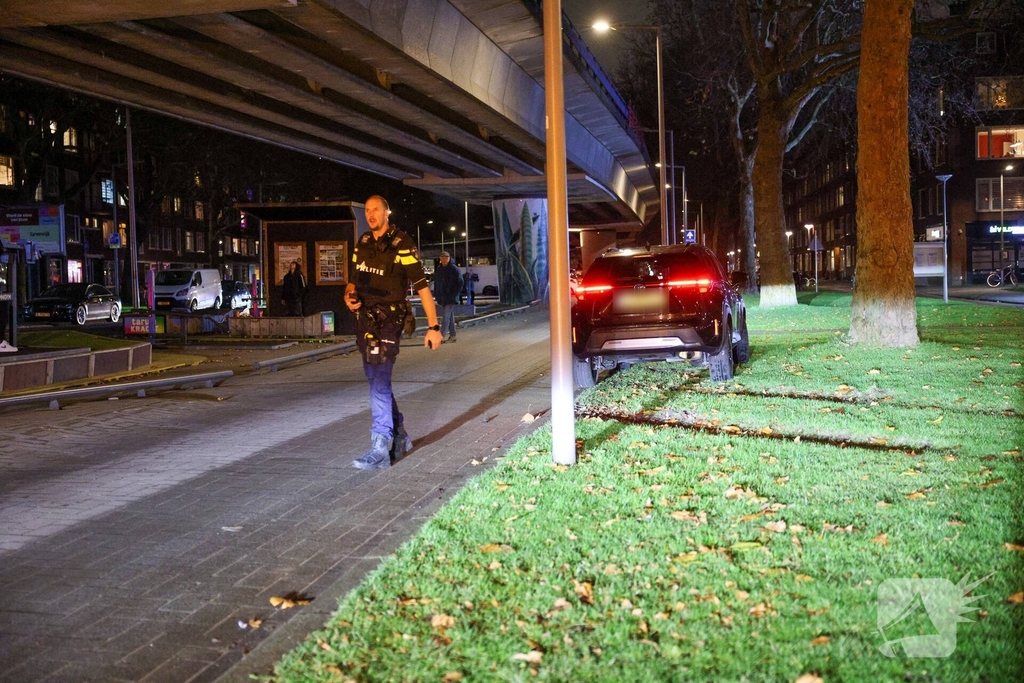 Scooterbezorger gewond na aanrijding met auto
