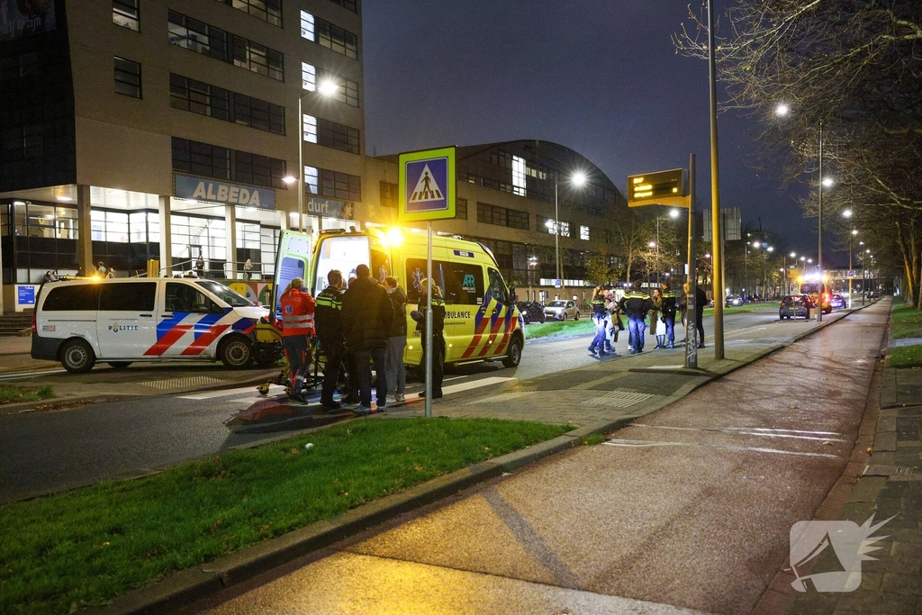 Oudere man aangereden op voetgangerspad