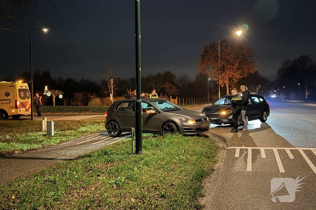 Botsing op kruising zonder gewonden