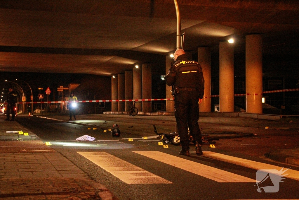 Bromfietser gewond na aanrijding met bestelbusje