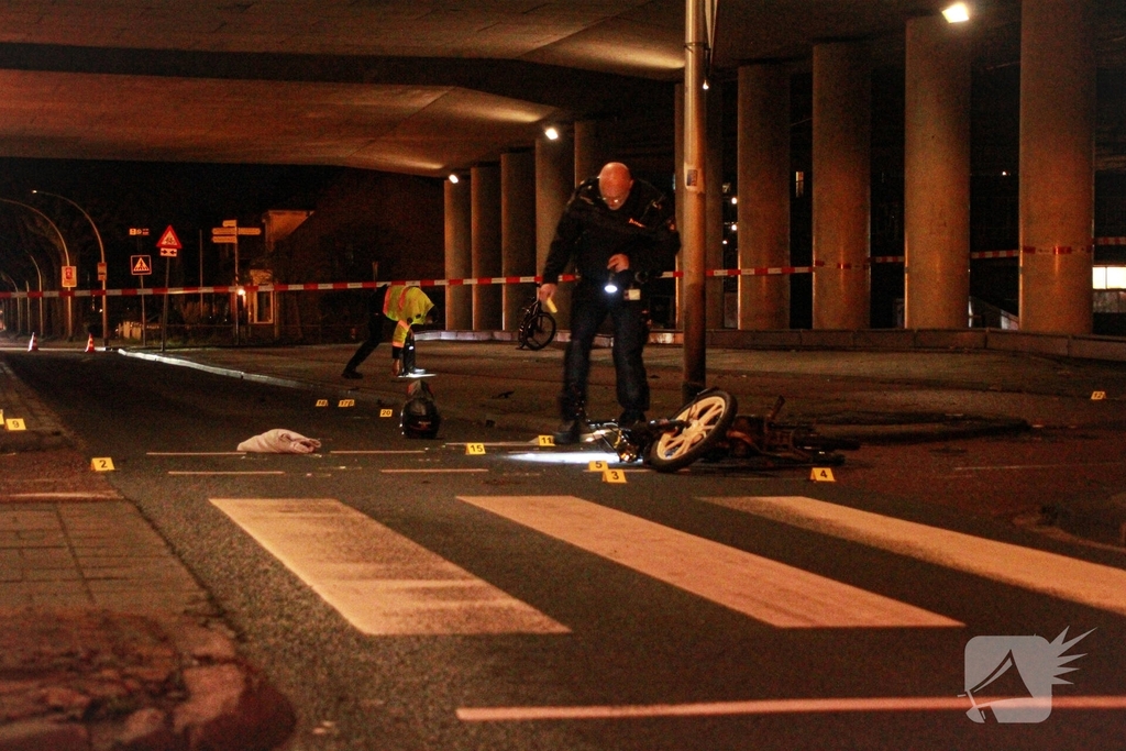 Bromfietser gewond na aanrijding met bestelbusje
