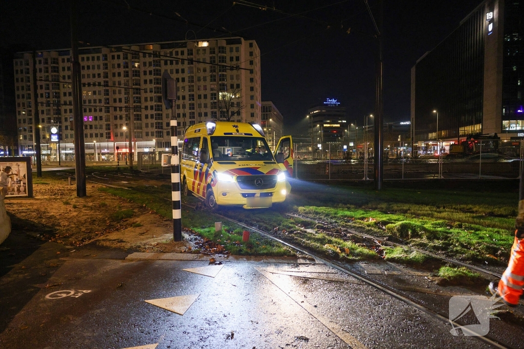 Ambulance vastgelopen tijdens inzet