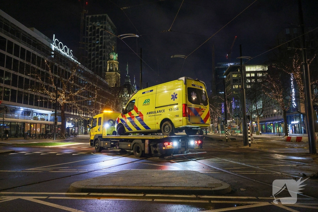 Ambulance vastgelopen tijdens inzet
