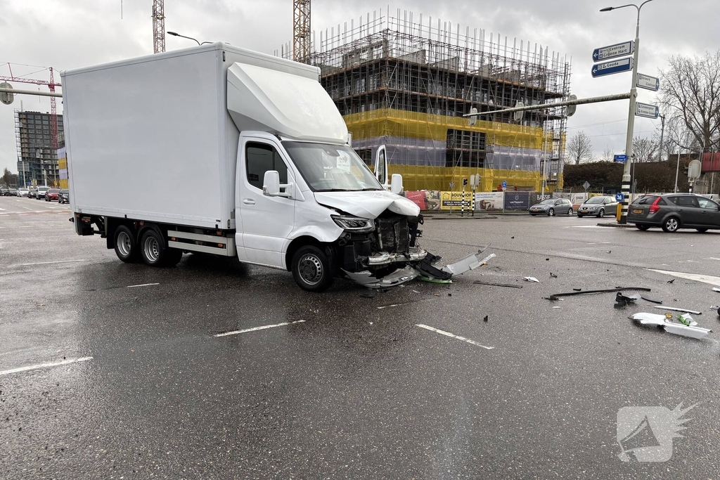 Forse schades na botsing op kruising