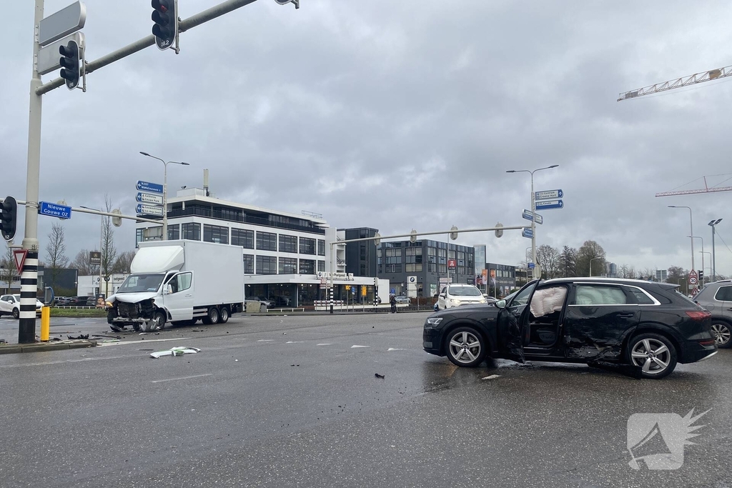 Forse schades na botsing op kruising