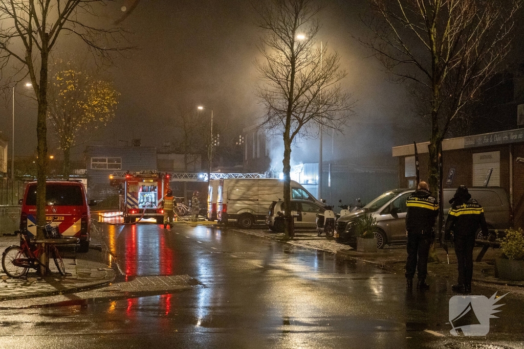 Brand in bedrijfspand leidt tot rookontwikkeling
