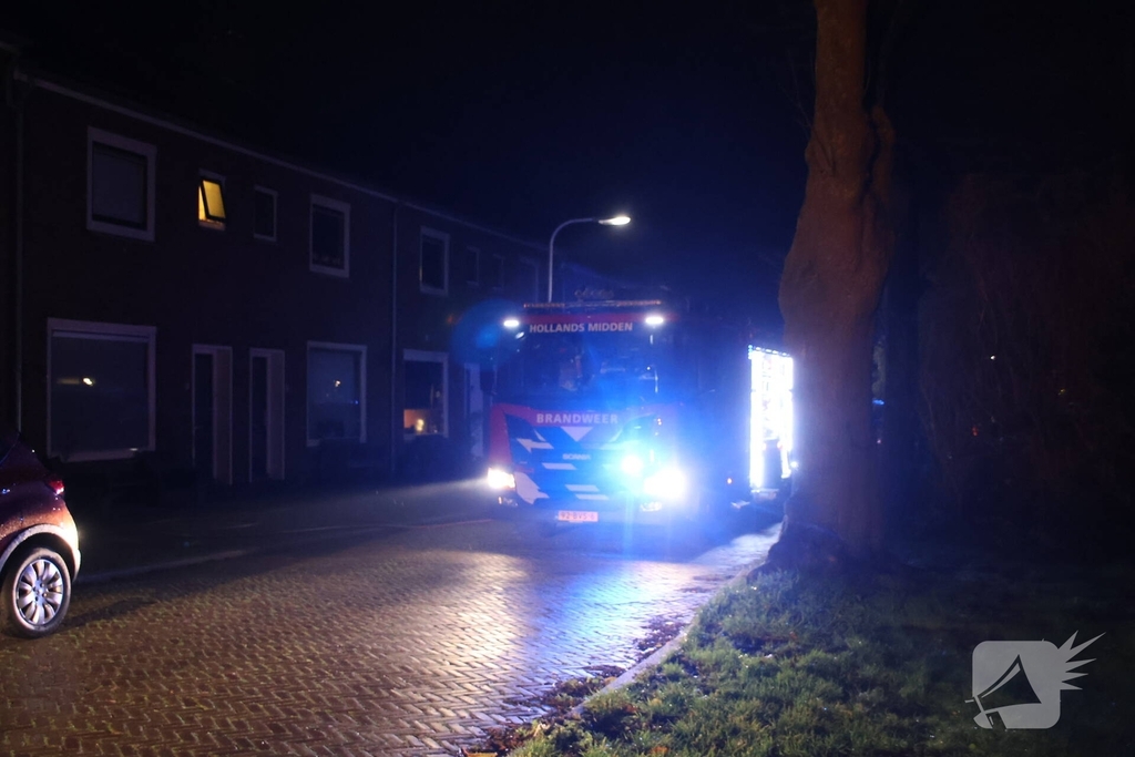 Brandweer bestrijdt brand in 3 schuren