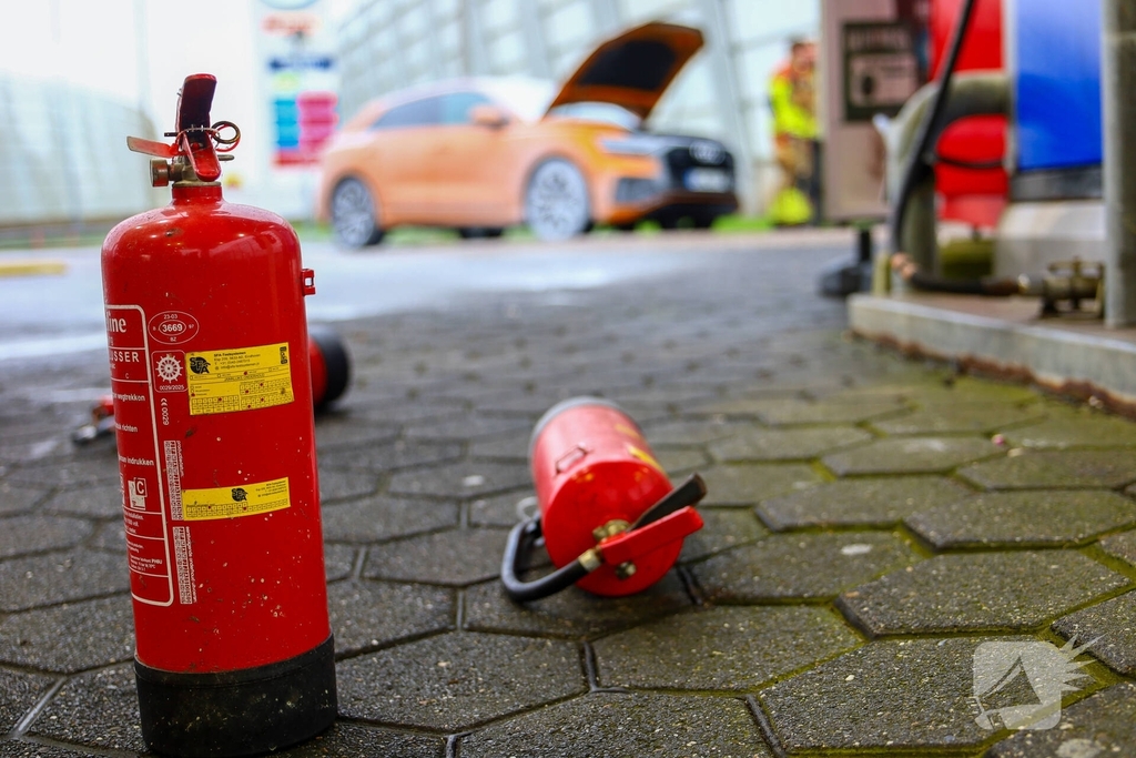 Brand in Duitse auto op tankstation