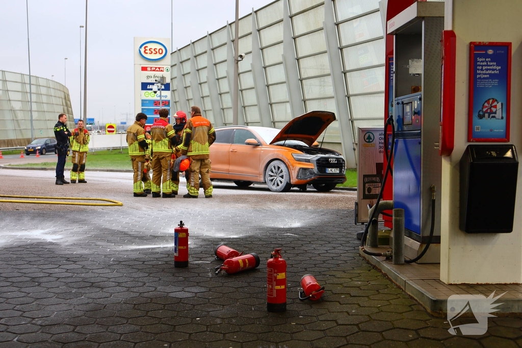 Brand in Duitse auto op tankstation