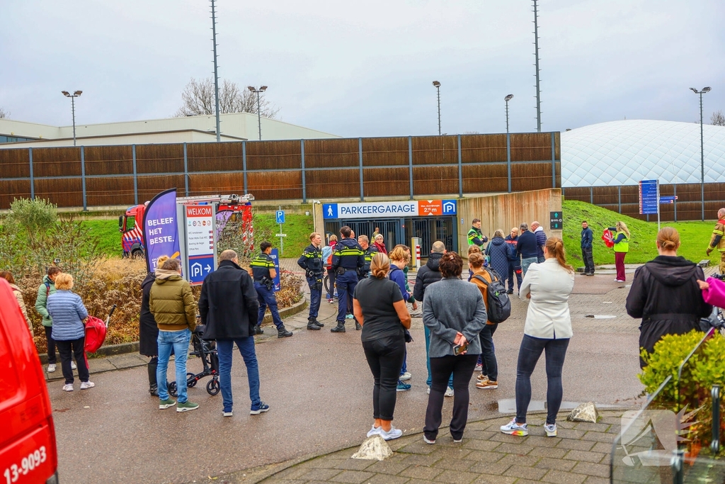 Brand in parkeergarage door elektrisch autootje